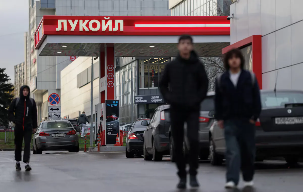 «Лукойл» продає іноземні активи трейдеру Gunvor після санкцій США